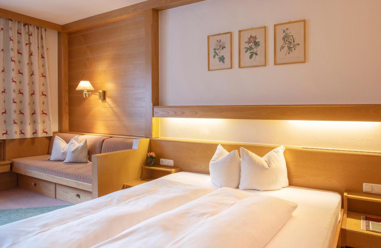 Gasthof Loewen Schruns Ngoại thất bức ảnh